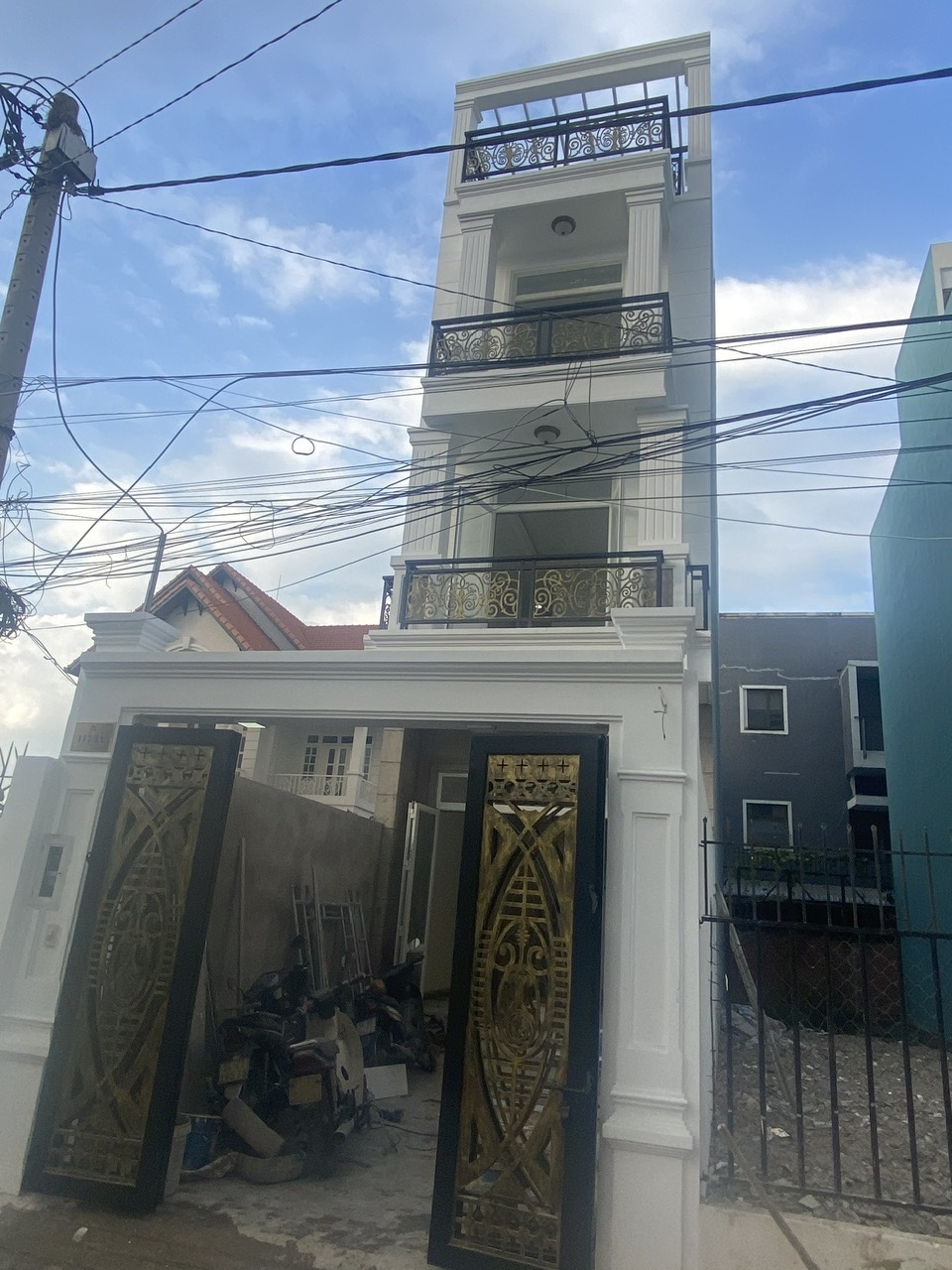 Ông Phạm Viết Khang